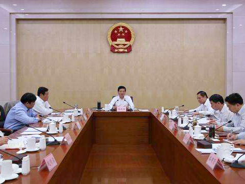 省长李国英主持召开省政府第57次常务会议