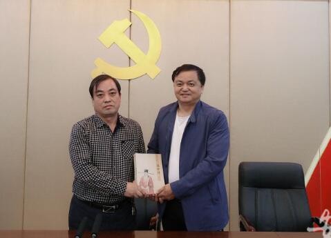 “我从包公家乡来”采访团在开封与专家学者共谈包公文化