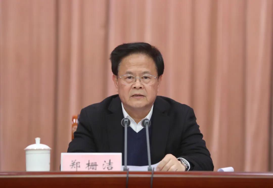 郑栅洁：做到寻觅人才求贤若渴、发现人才如获至宝、举荐人才不拘一格、使用人才各尽其能！